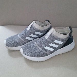 **HOST PICK**Adidas cloudfoam grey and white stretch slip on sneakers